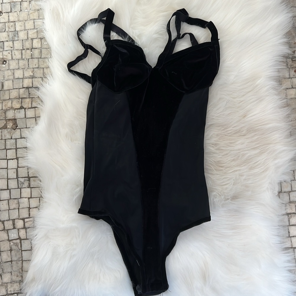 FOR LOVE & LEMONS BODYSUIT🖤